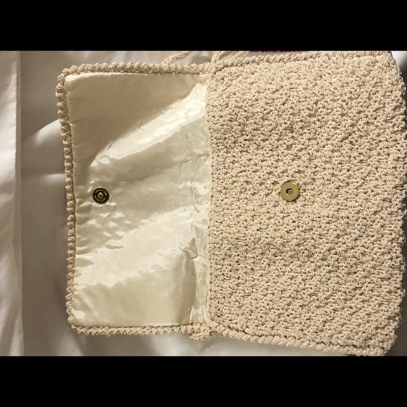 Cream  crochet bag - Picture 2 of 2